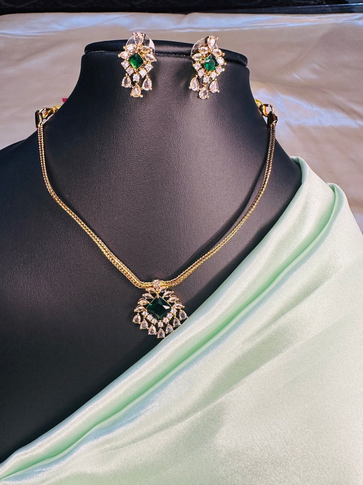 AD Stone Pendant with chain Set
