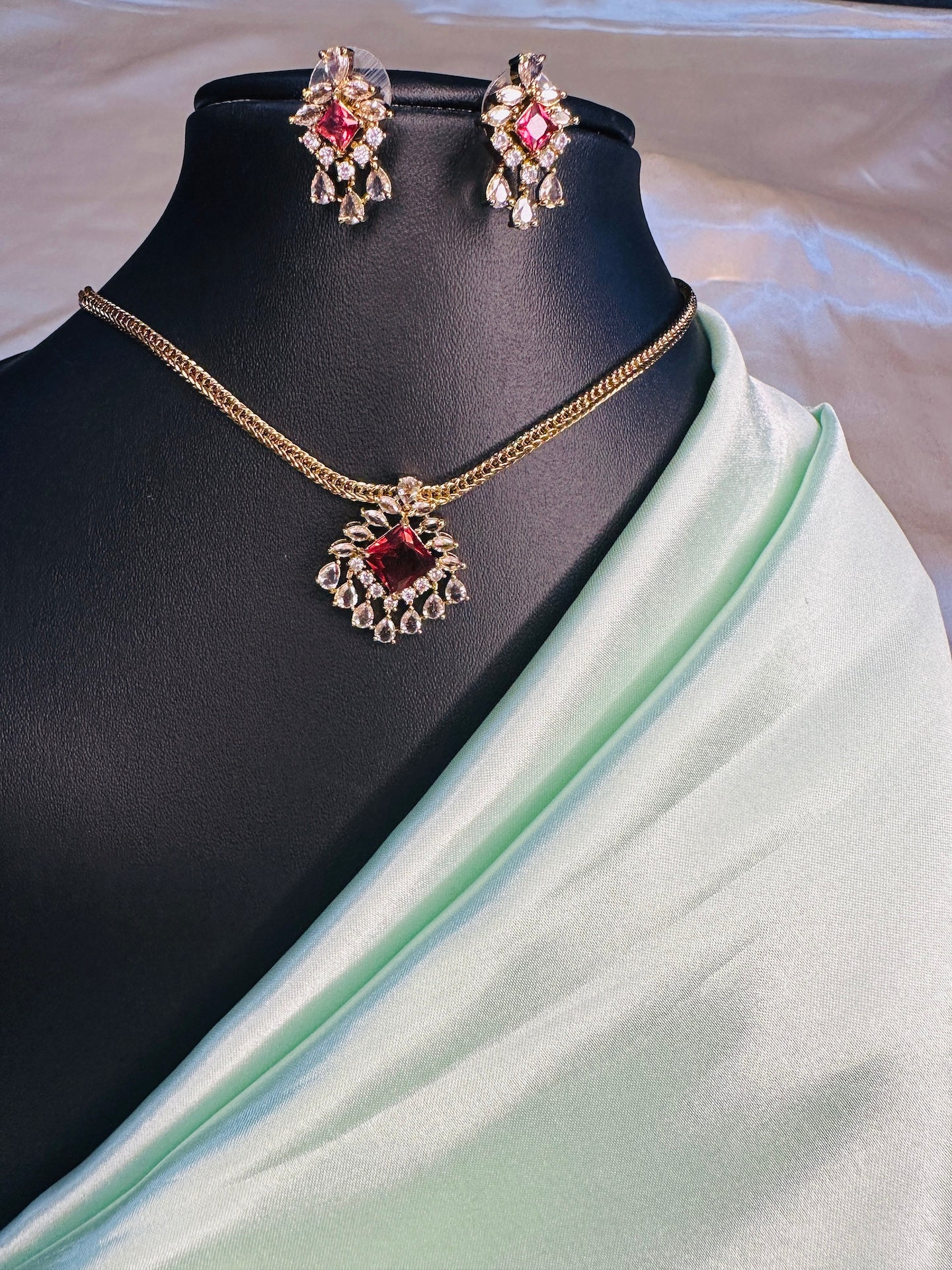 AD Stone Pendant with chain Set